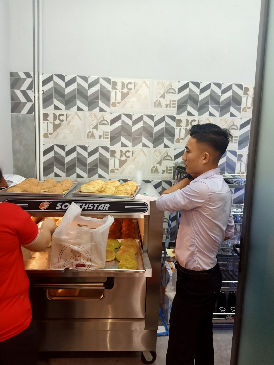 Cửa hàng King Roti Móng Cái 4